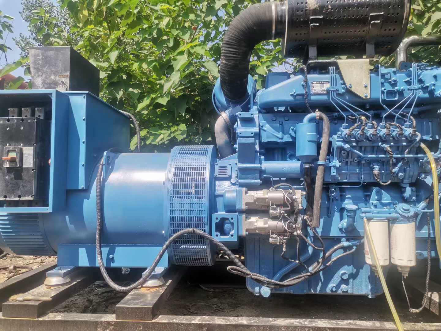 来凤详细说明降低 800kW 柴油发电机输出电流波动的方法
