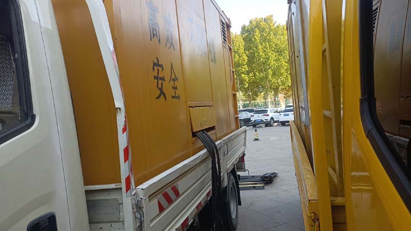 来凤如何判断柴油发电机组和UPS电源的切换时间是否符合要求？