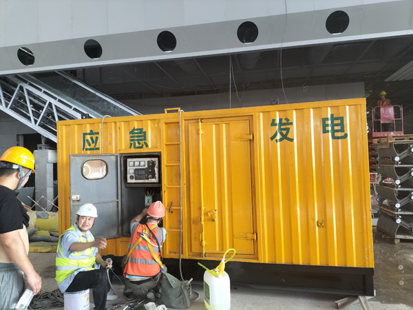 来凤怎样判断空气滤清器是否需要更换？